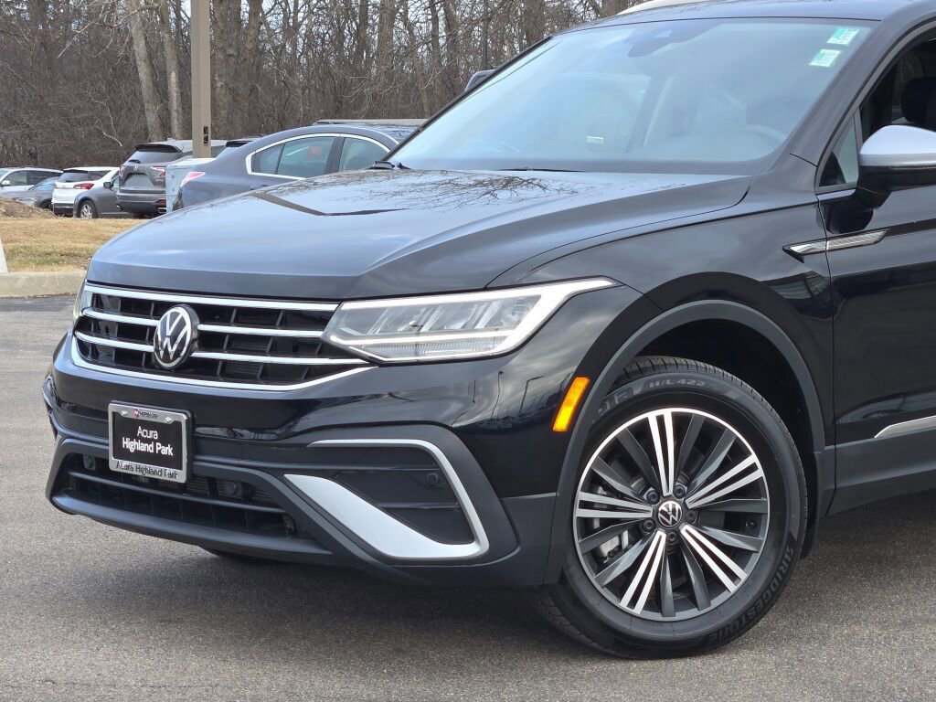 Used 2024 Volkswagen Tiguan Wolfsburg Edition image 2