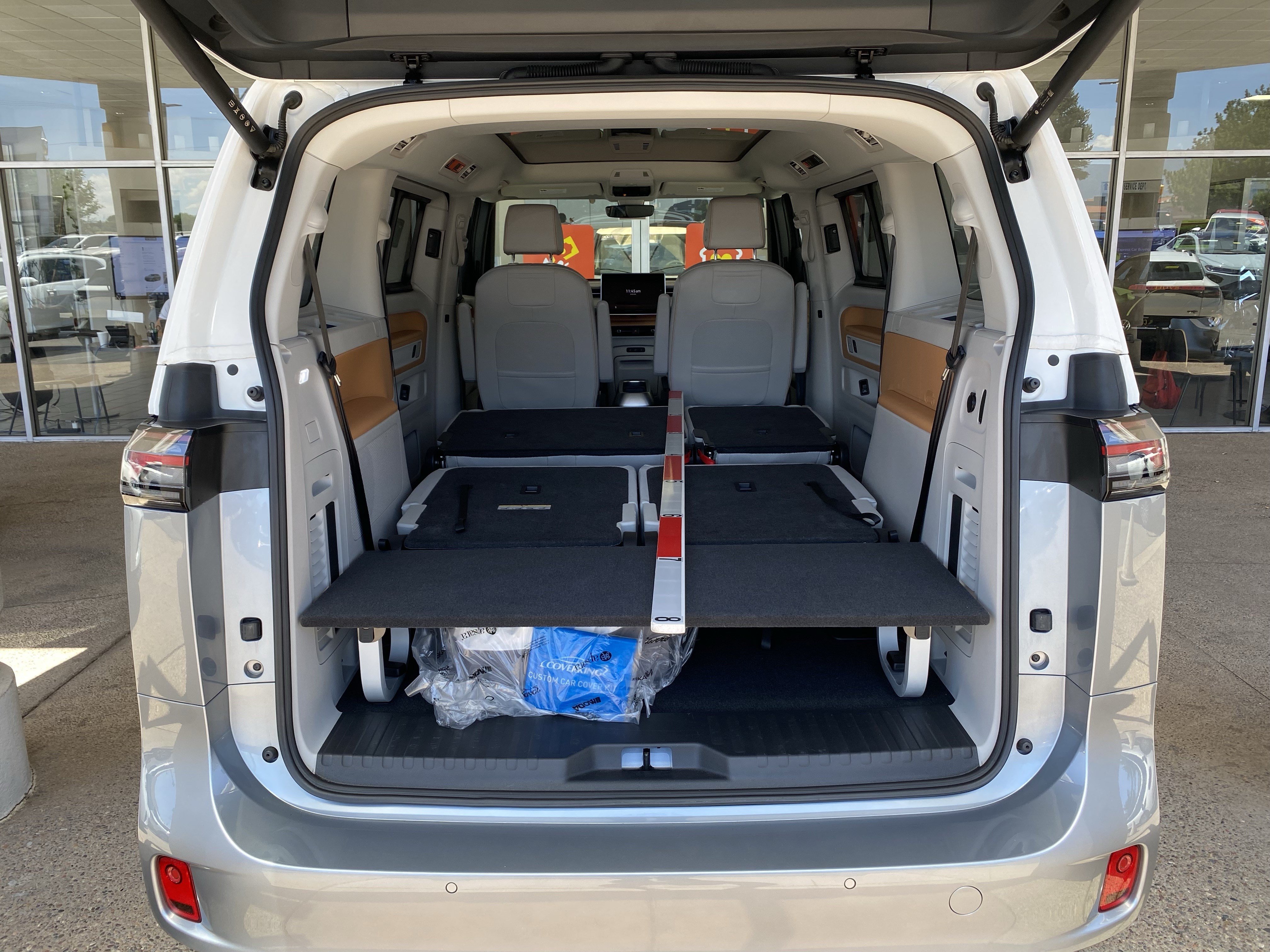 Certified 2025 Volkswagen ID. Buzz 1st Edition RWD image 21