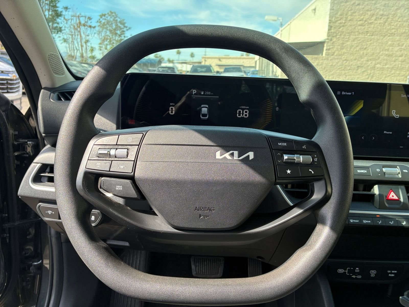 Used 2025 Kia K4 LXS image 28