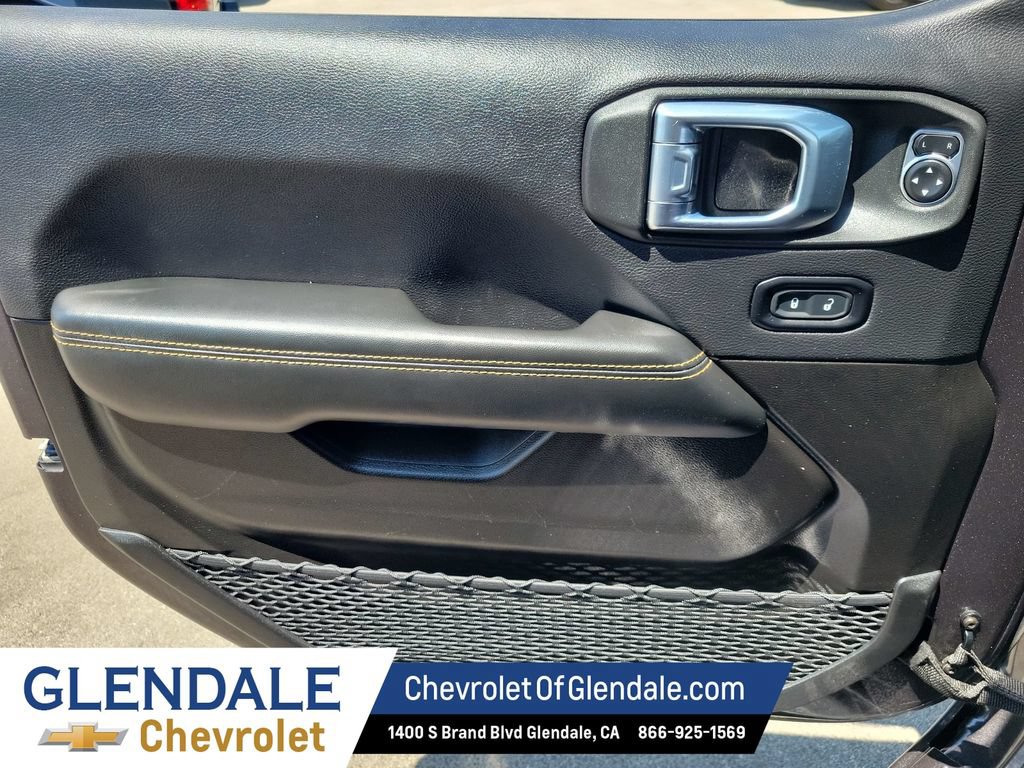 Used 2025 Jeep Wrangler Unlimited Sahara AWD/4WD image 36