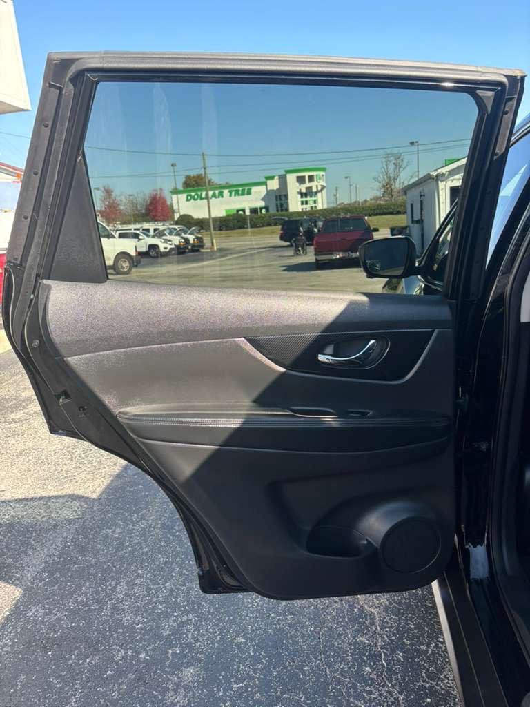 Used 2018 Nissan Rogue SL image 21