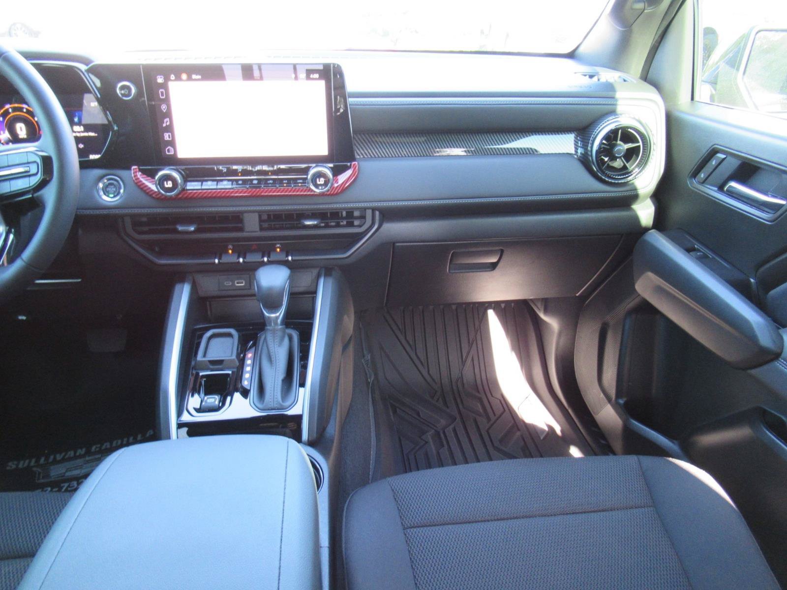 Used 2024 Chevrolet Colorado LT w/ LT Convenience Package RWD image 15