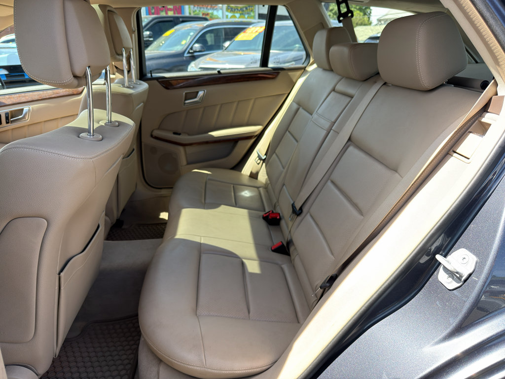 Used 2012 Mercedes-Benz E 350 4MATIC Wagon image 16