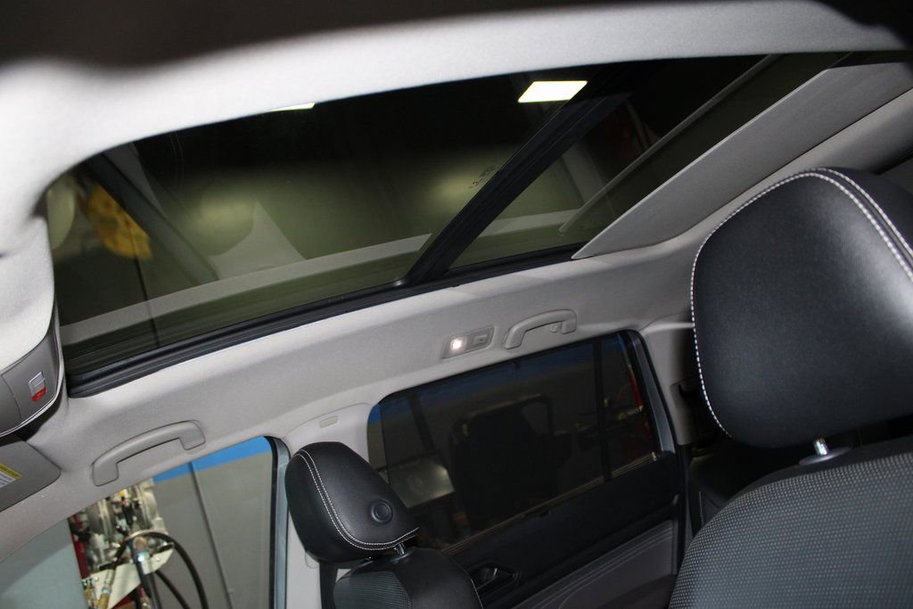 Used 2022 Volkswagen Atlas SEL Premium image 45