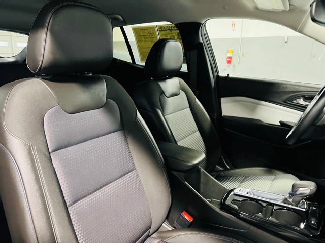 Used 2025 Chevrolet Trax LT w/ LT Convenience Package FWD image 34