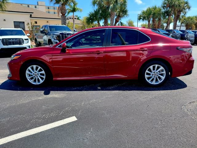 Used 2022 Toyota Camry LE FWD image 6