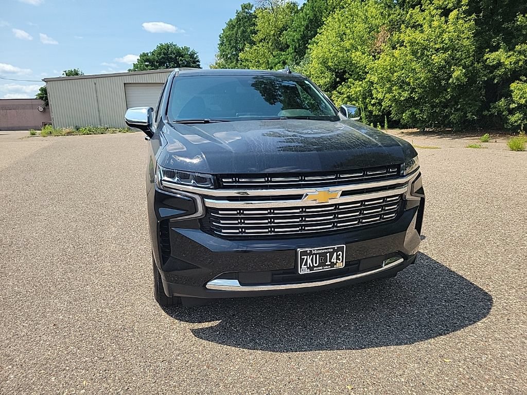 Used 2023 Chevrolet Suburban Premier AWD/4WD image 4