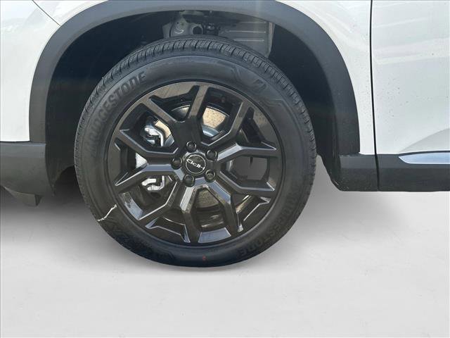 New 2025 Honda Pilot Touring image 10