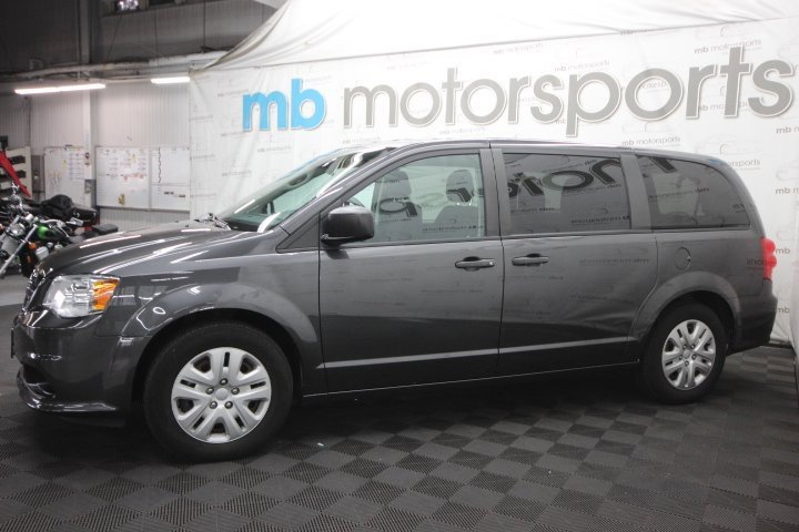 Used 2019 Dodge Grand Caravan SE w/ UConnect Hands-Free Group image 2