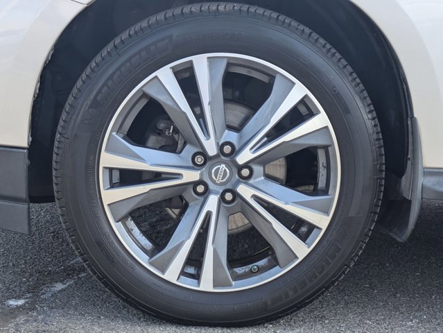 Used 2019 Nissan Pathfinder Platinum w/ Cargo Package image 28