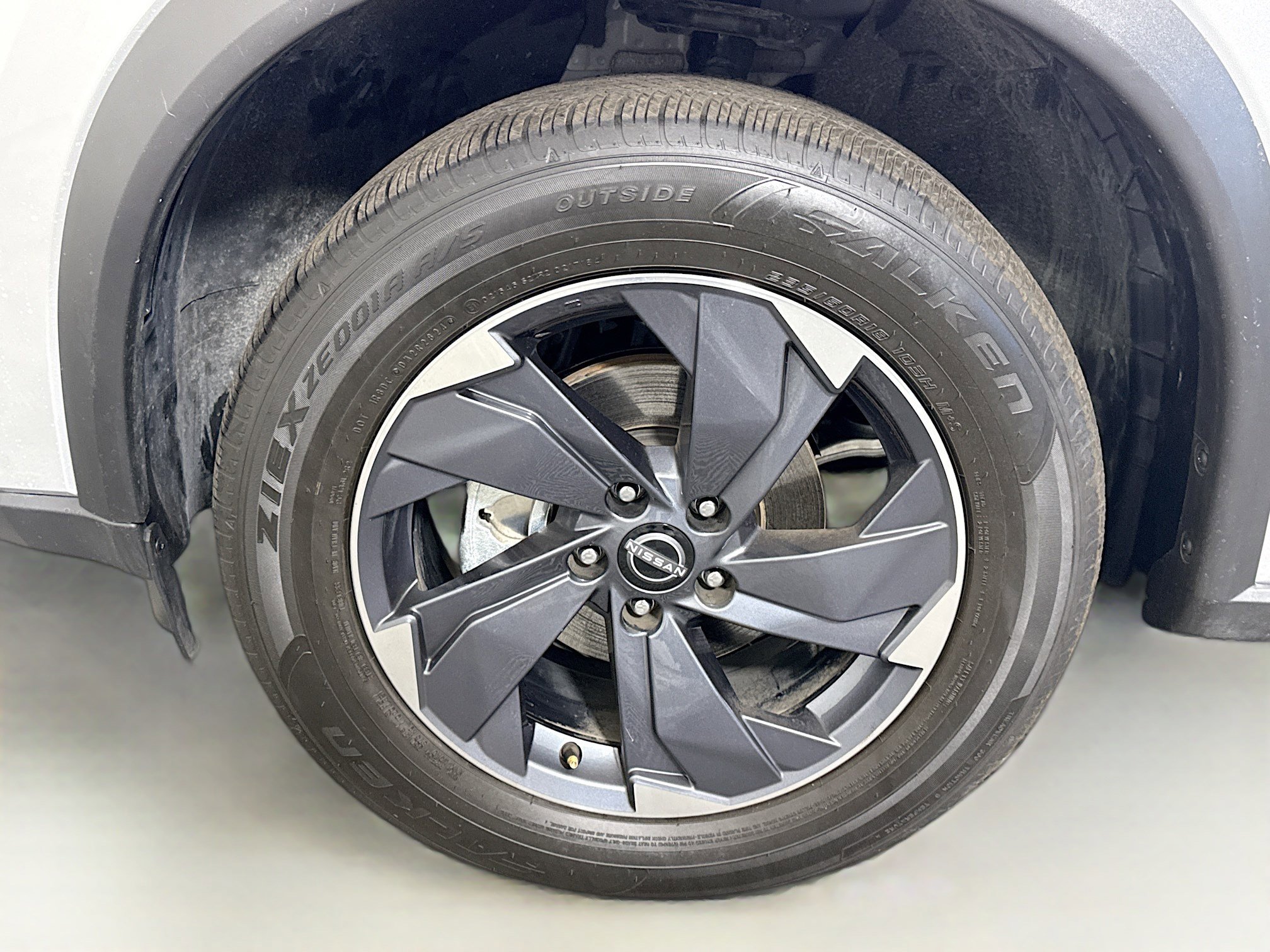 Used 2025 Nissan Rogue SV image 38