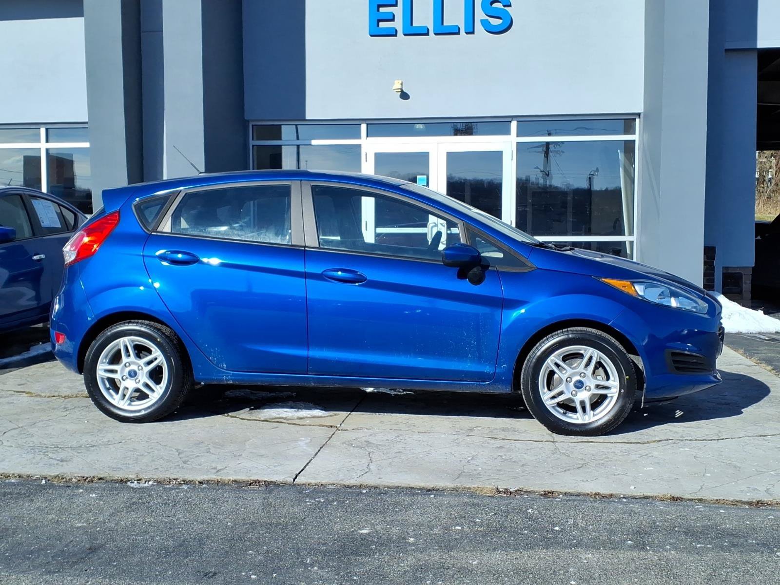 Used 2019 Ford Fiesta SE FWD image 2