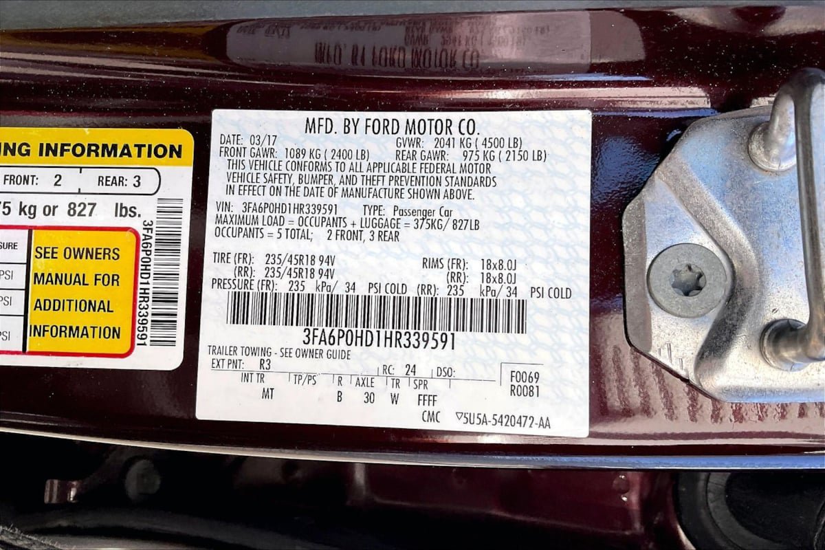 Used 2017 Ford Fusion SE w/ Equipment Group 201A FWD image 34