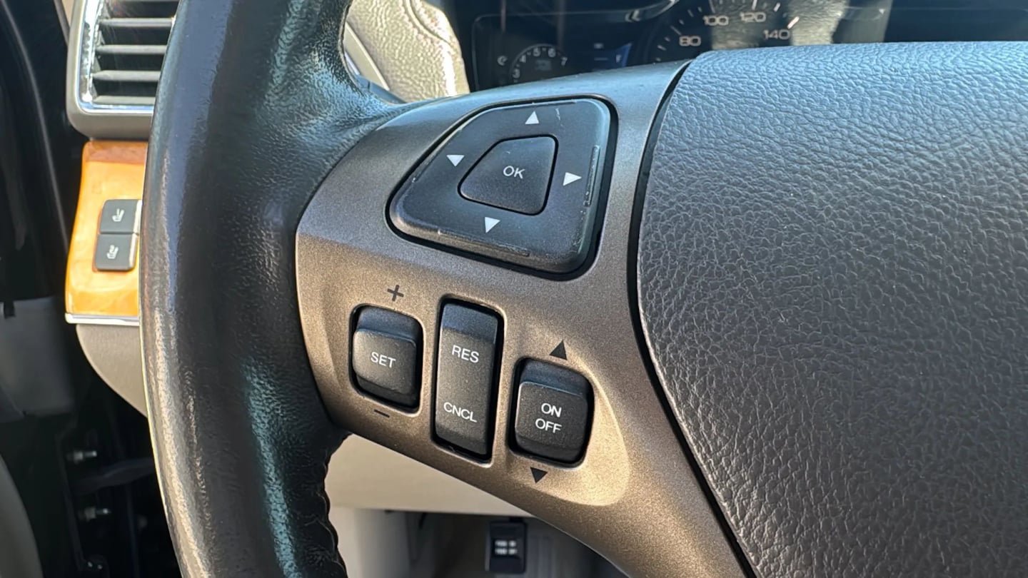 Used 2012 Lincoln MKX FWD w/ Wood Pkg image 13