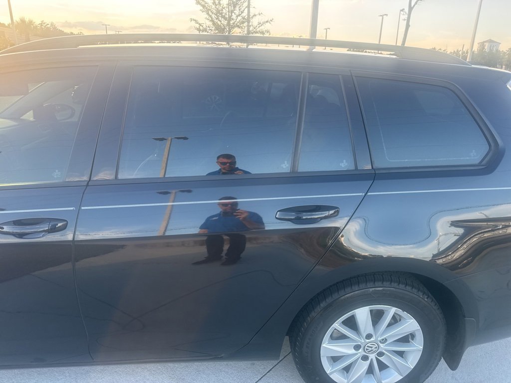 Used 2018 Volkswagen Golf S image 18