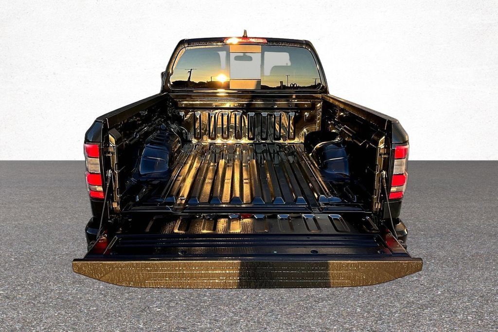 Used 2025 Nissan Frontier SV RWD image 24