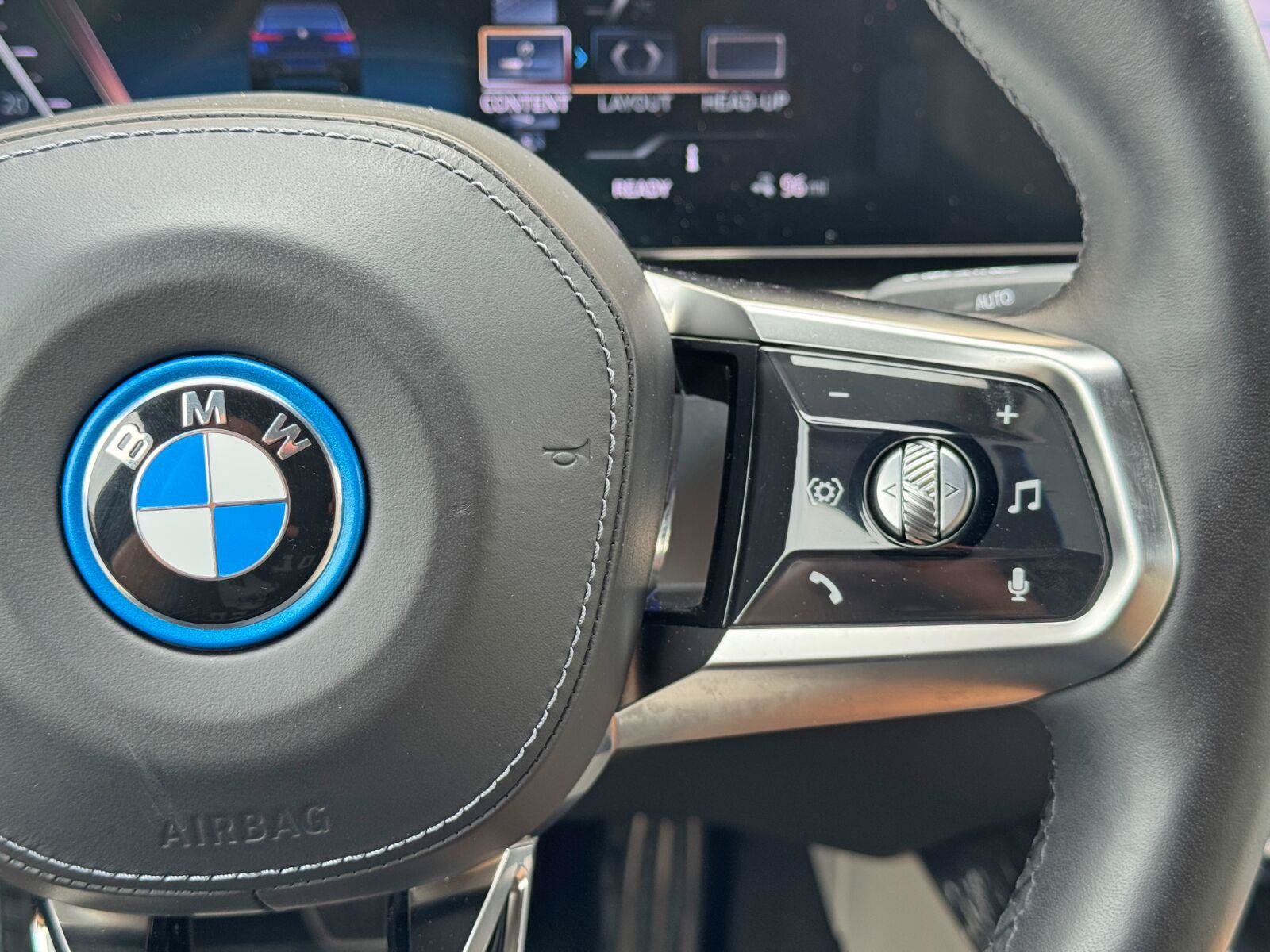 Used 2023 BMW i7 xDrive60 AWD/4WD image 25