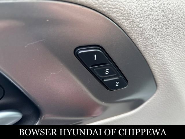 Used 2017 Chrysler Pacifica Limited image 14