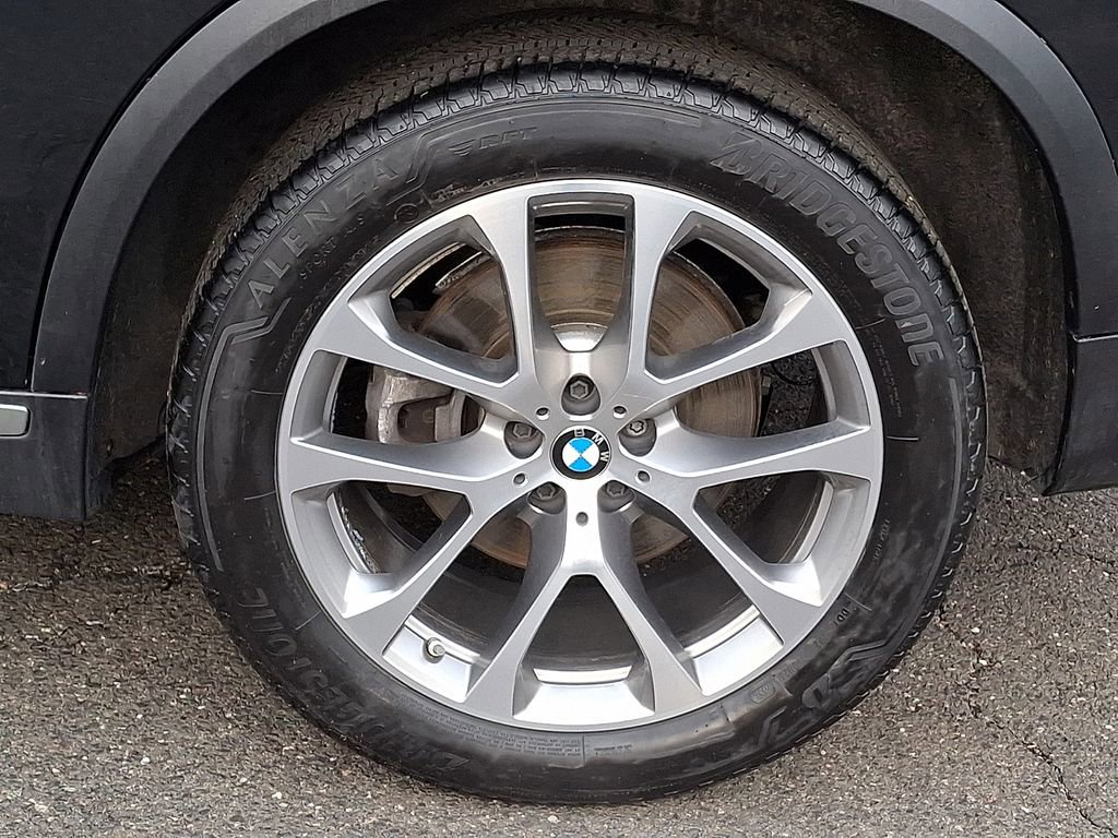 Certified 2024 BMW X5 xDrive40i w/ Premium Package AWD/4WD image 6