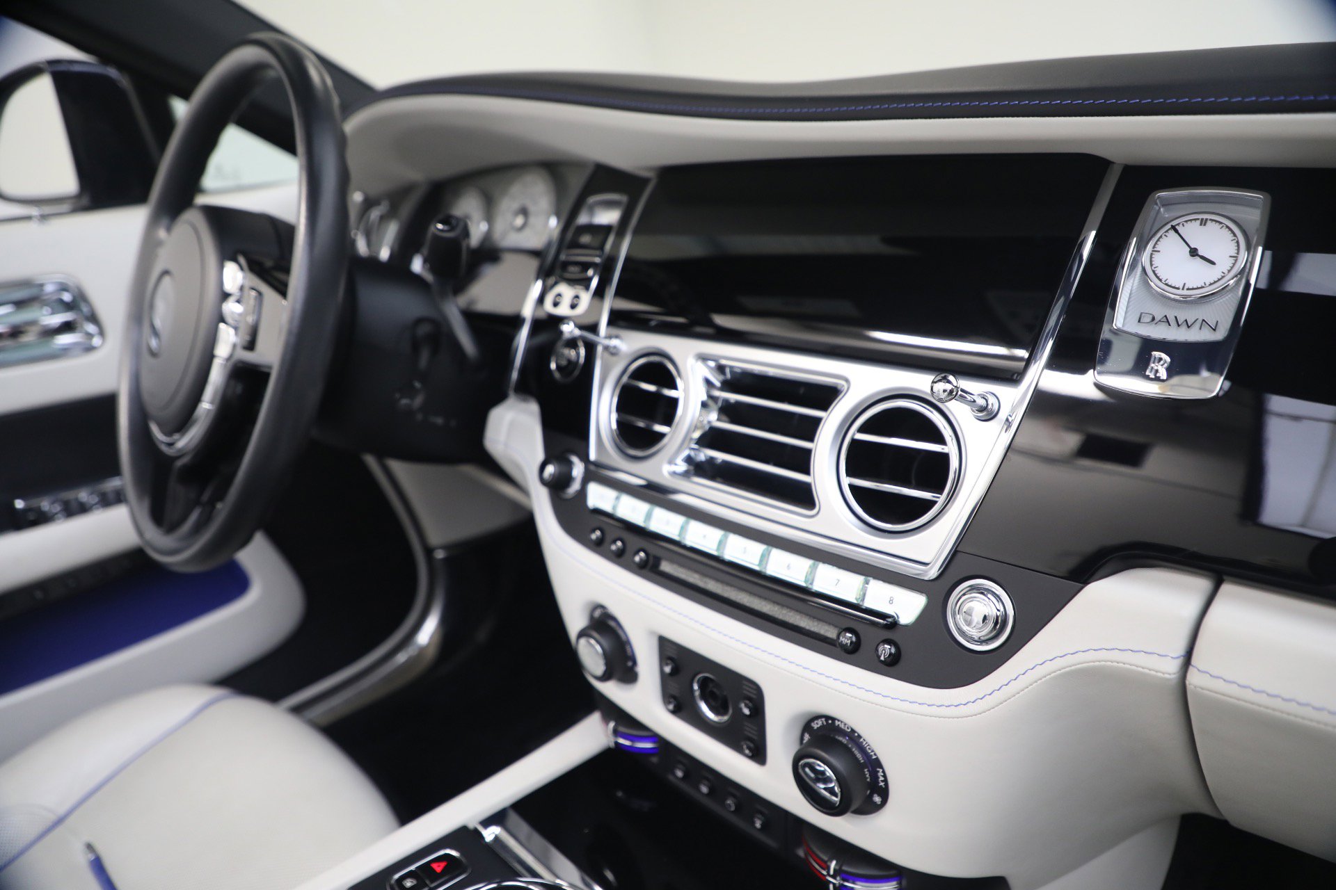 Certified 2017 Rolls-Royce Dawn image 41