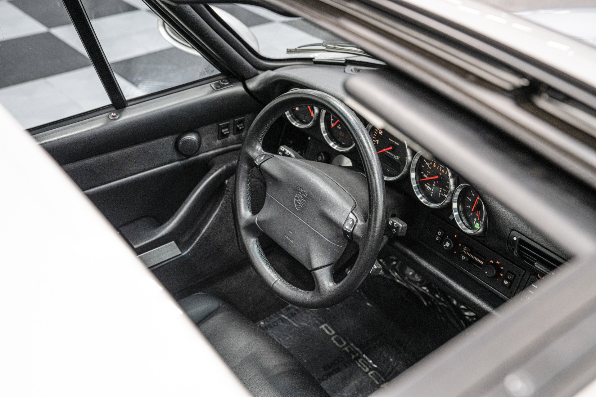 Used 1998 Porsche 911 GT3 RS image 33