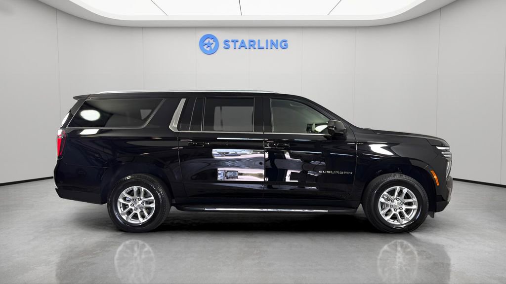 Used 2025 Chevrolet Suburban LS image 11