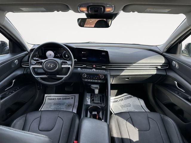 Used 2022 Hyundai Elantra Limited image 10