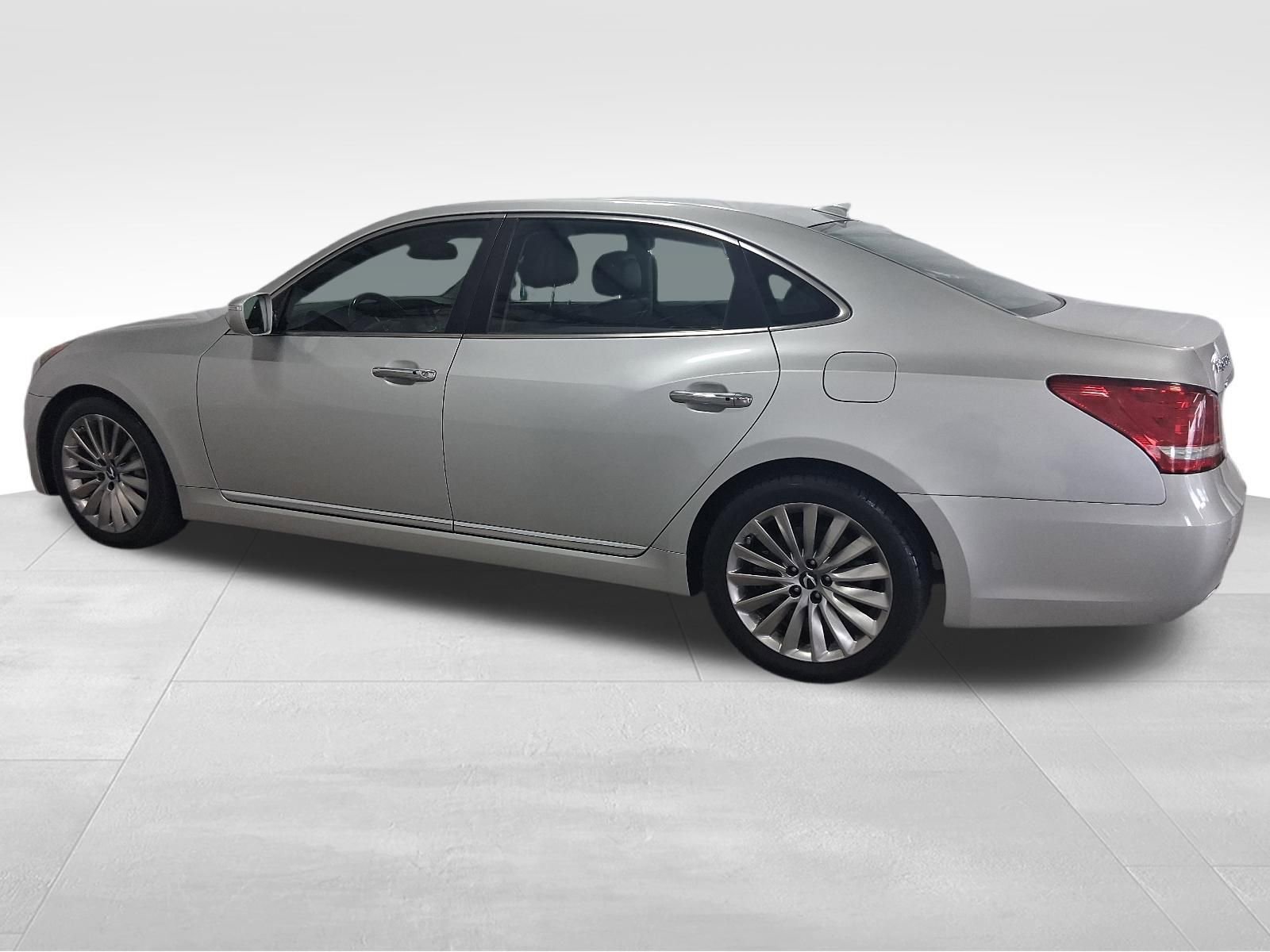 Used 2014 Hyundai Equus Signature RWD image 7