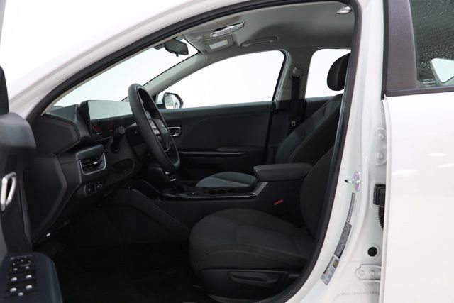 Used 2025 Kia K4 LXS image 19