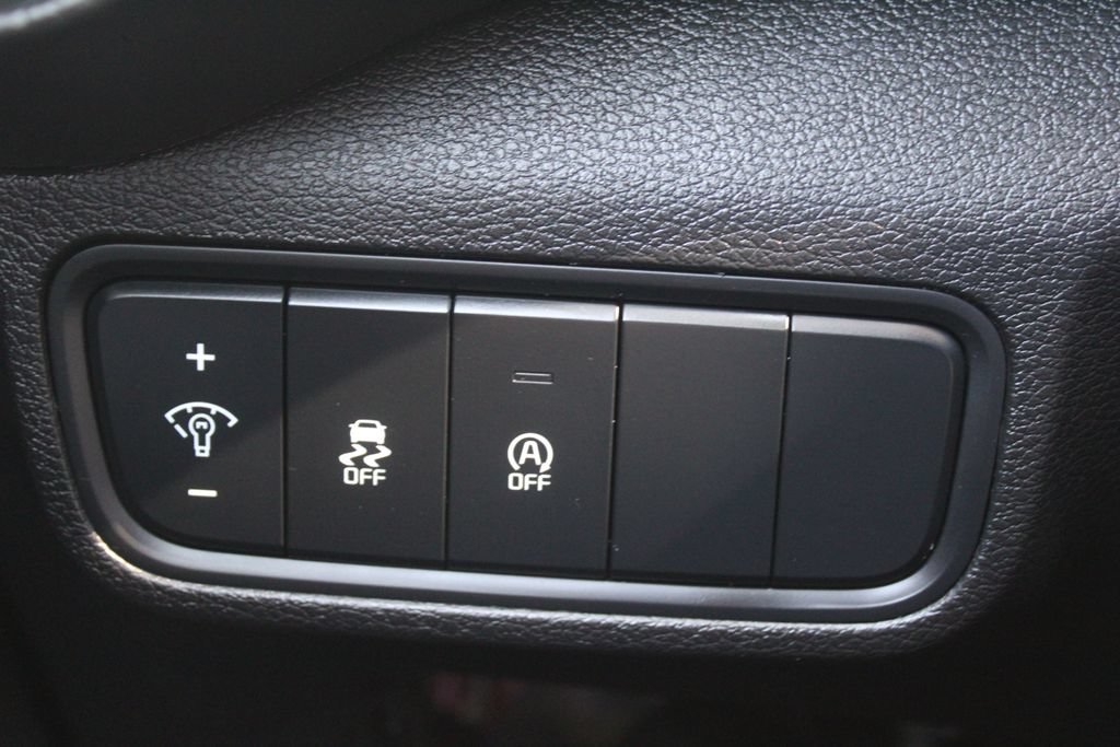 Certified 2025 Kia Soul LX w/ LX Technology Package FWD image 23