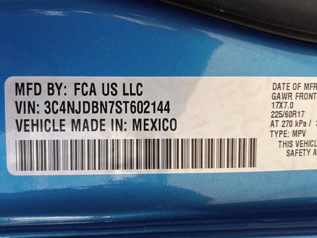 Used 2025 Jeep Compass Latitude image 37