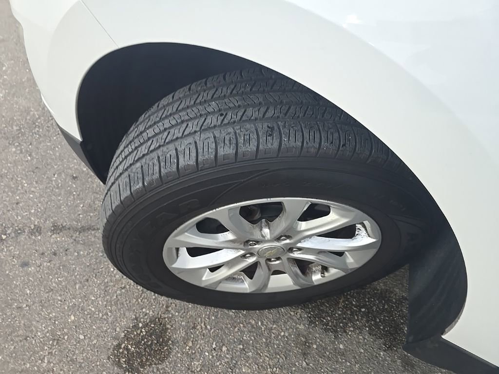 Used 2018 Chevrolet Equinox LS image 17