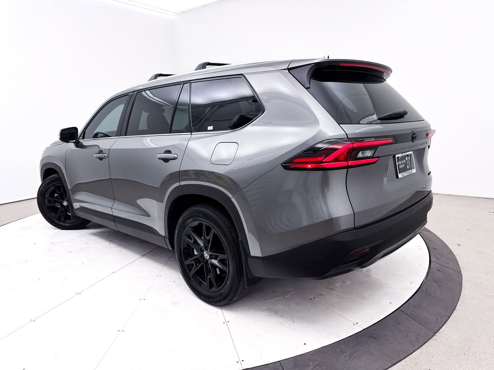 Used 2025 Toyota Grand Highlander FWD image 2