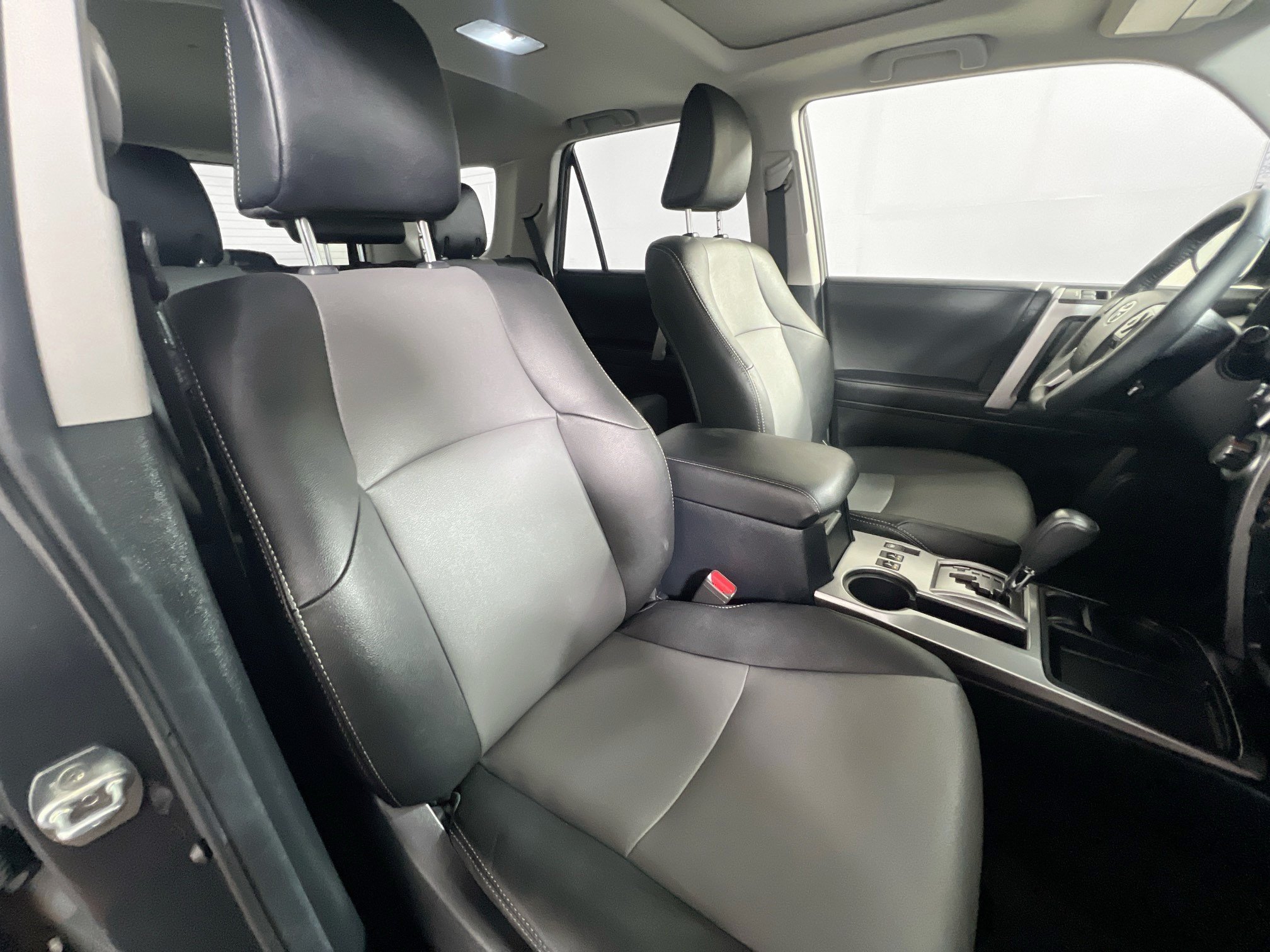 Used 2024 Toyota 4Runner SR5 Premium RWD image 30