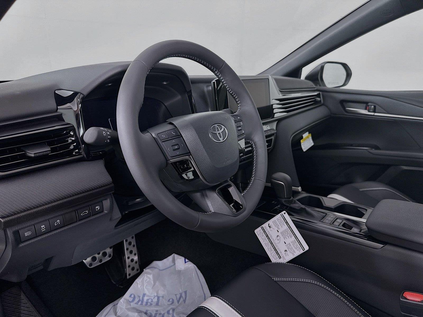 New 2026 Toyota Camry SE w/ Convenience Package FWD image 16