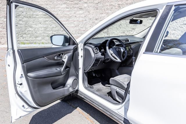 Used 2016 Nissan Rogue S AWD/4WD image 23