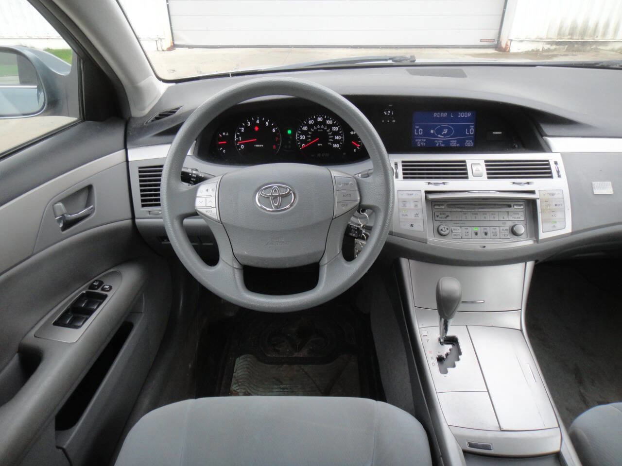 Used 2010 Toyota Avalon XL image 9