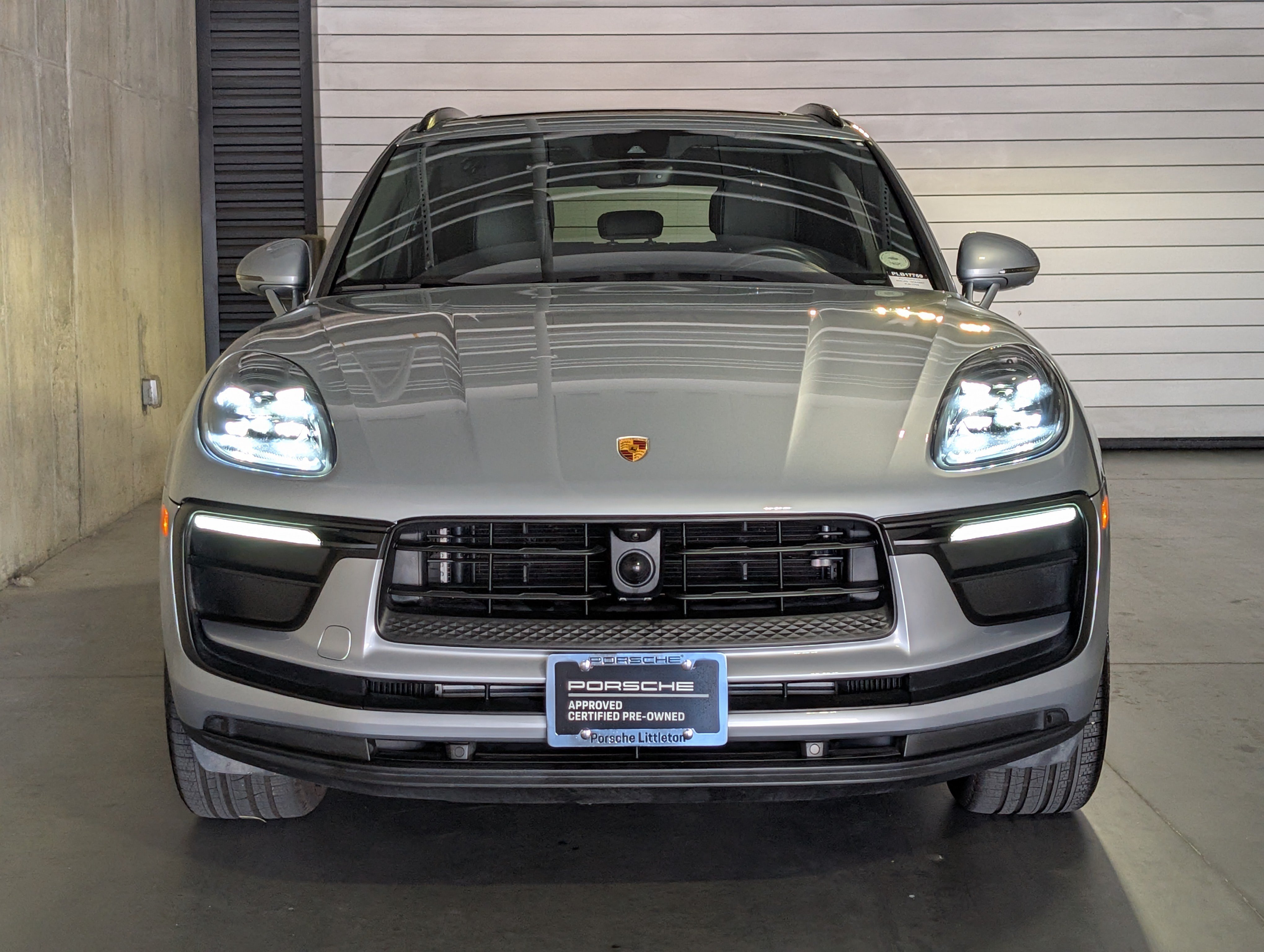 Certified 2023 Porsche Macan Turbo AWD/4WD image 12