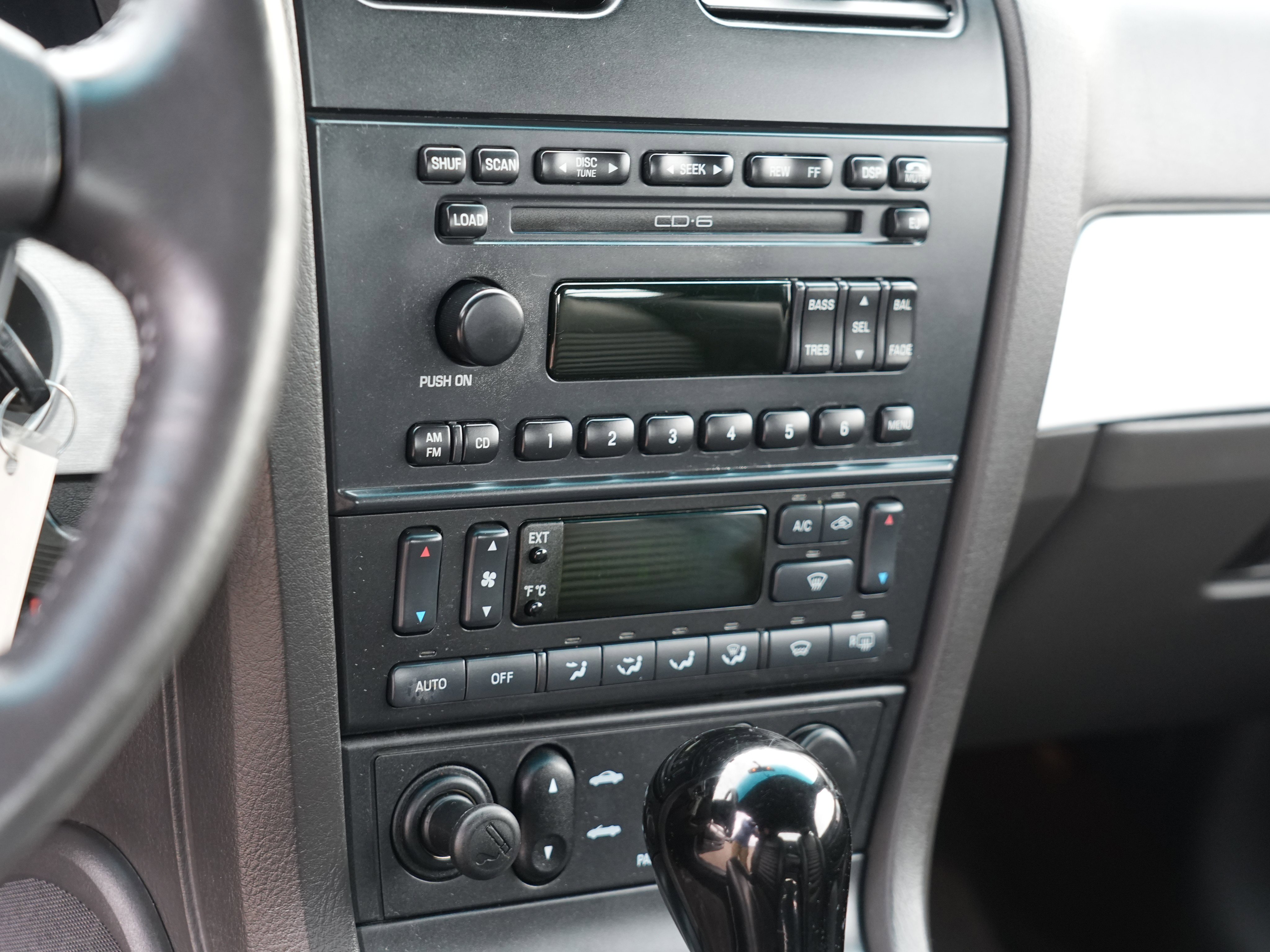 Used 2002 Ford Thunderbird image 22