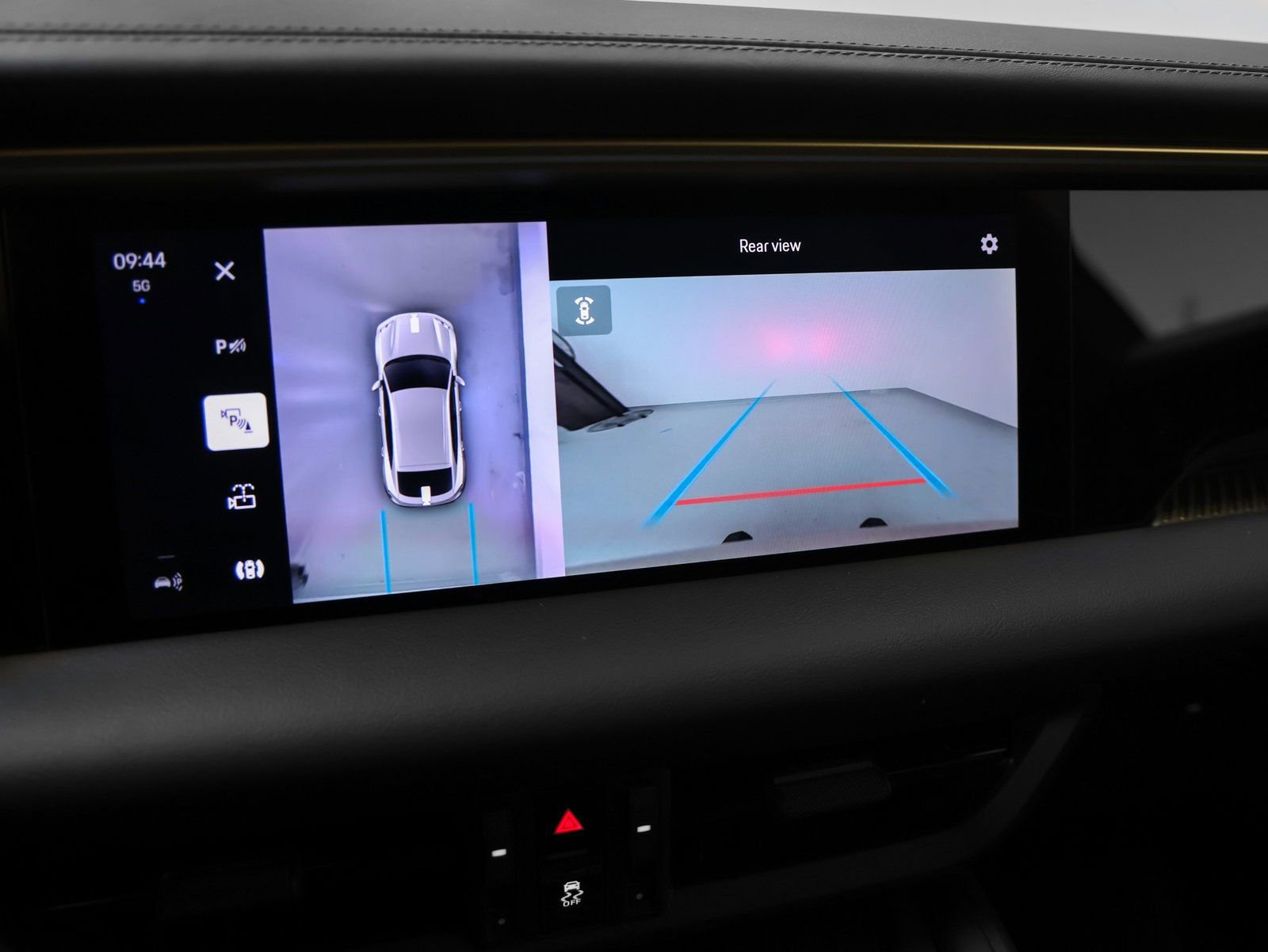 New 2025 Porsche Macan 4S Electric image 42