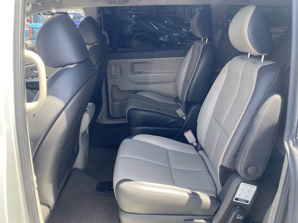Used 2017 Kia Sedona LX w/ LX Essentials Premium Package FWD image 15