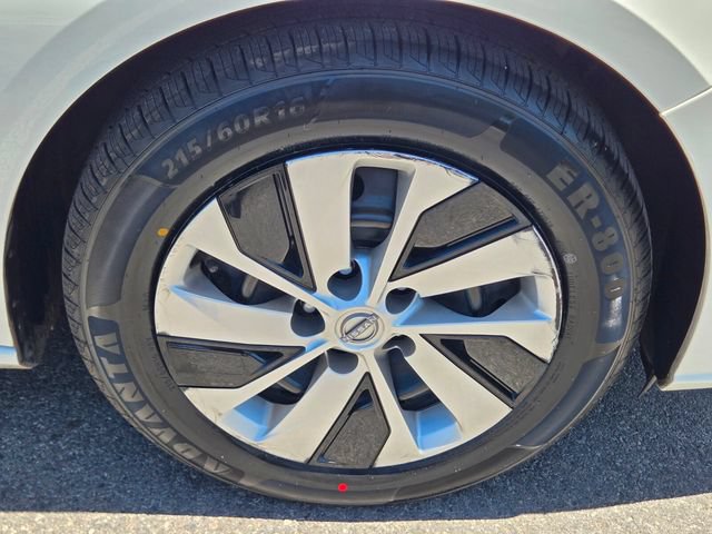 Used 2024 Nissan Altima 2.5 S FWD image 9