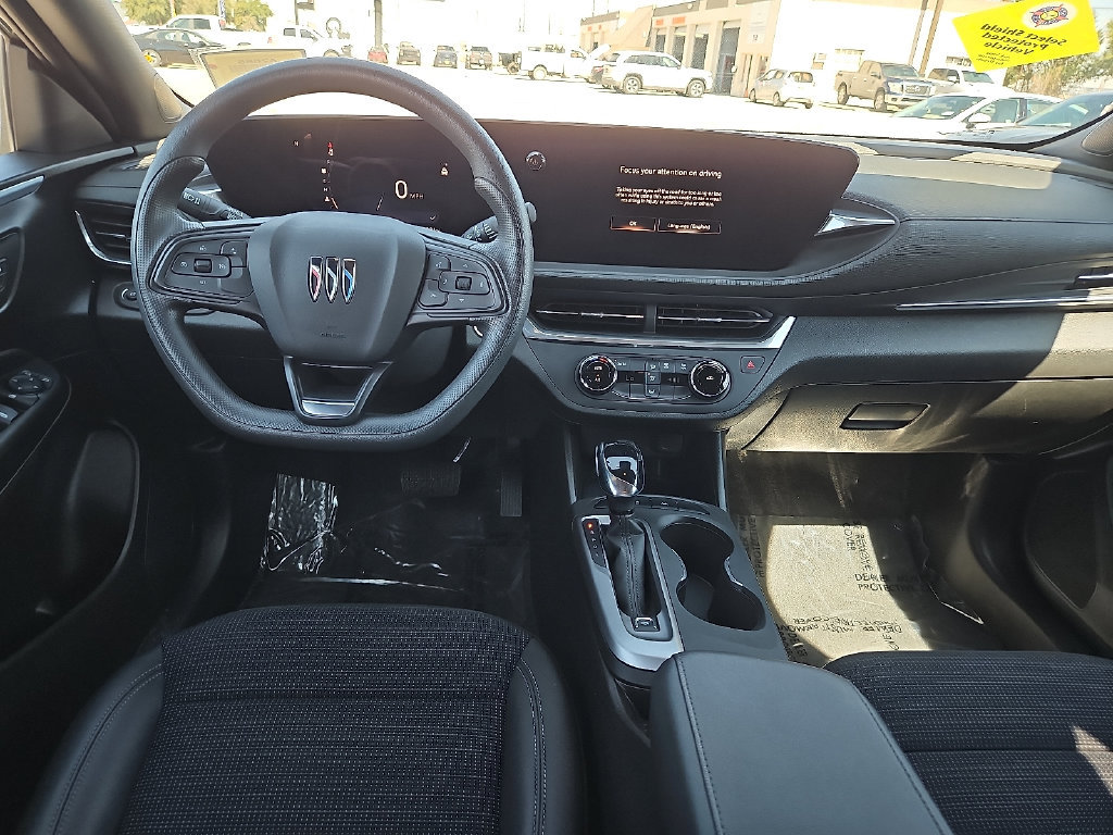 Used 2024 Buick Envista Preferred w/ Advanced Safety Package FWD image 11