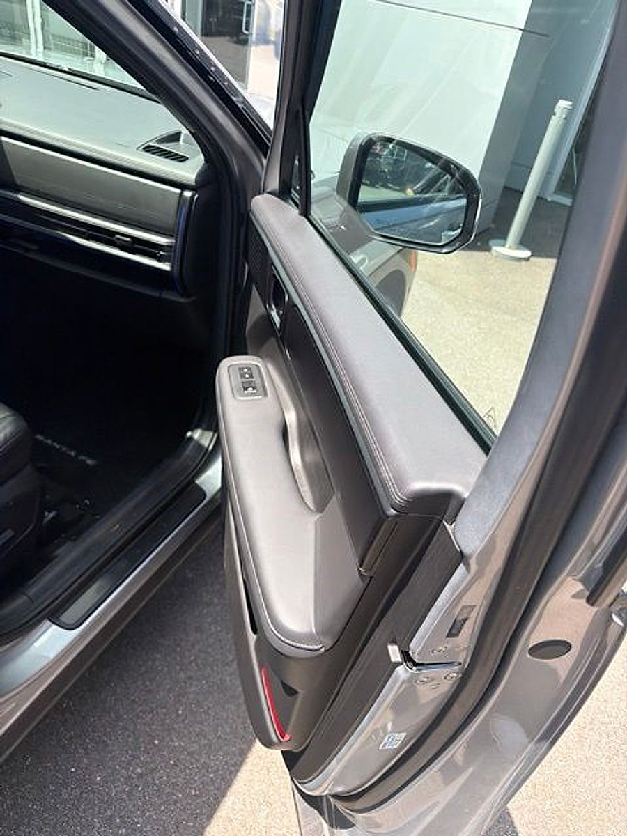 Used 2024 Hyundai Santa Fe Calligraphy AWD/4WD image 10