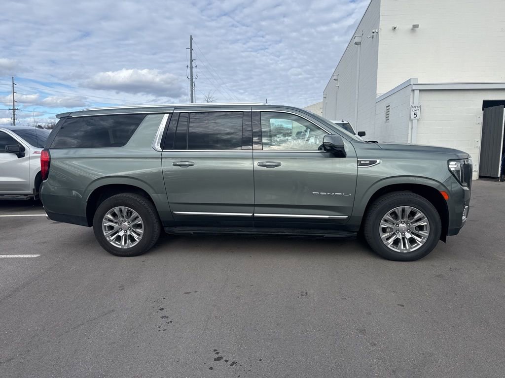 Used 2023 GMC Yukon XL Denali AWD/4WD image 6