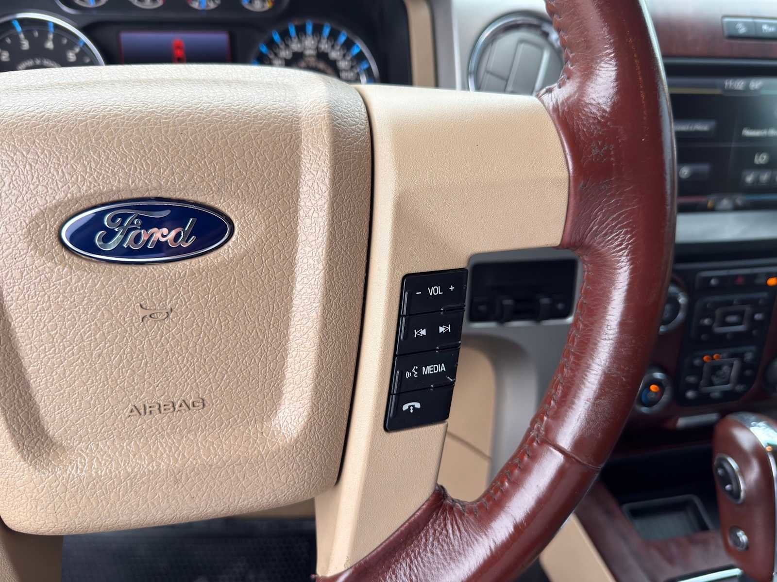 Used 2013 Ford F150 King Ranch w/ King Ranch Luxury Pkg AWD/4WD image 21