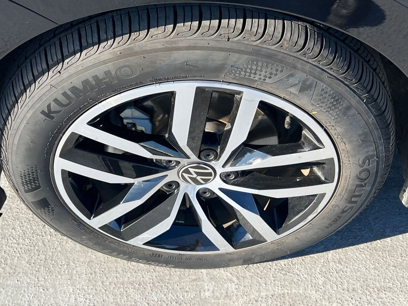 Used 2025 Volkswagen Jetta SE image 29