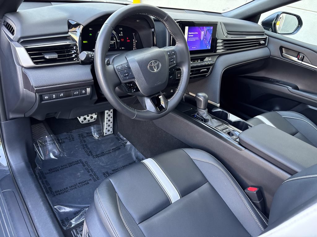 Used 2025 Toyota Camry SE FWD image 16