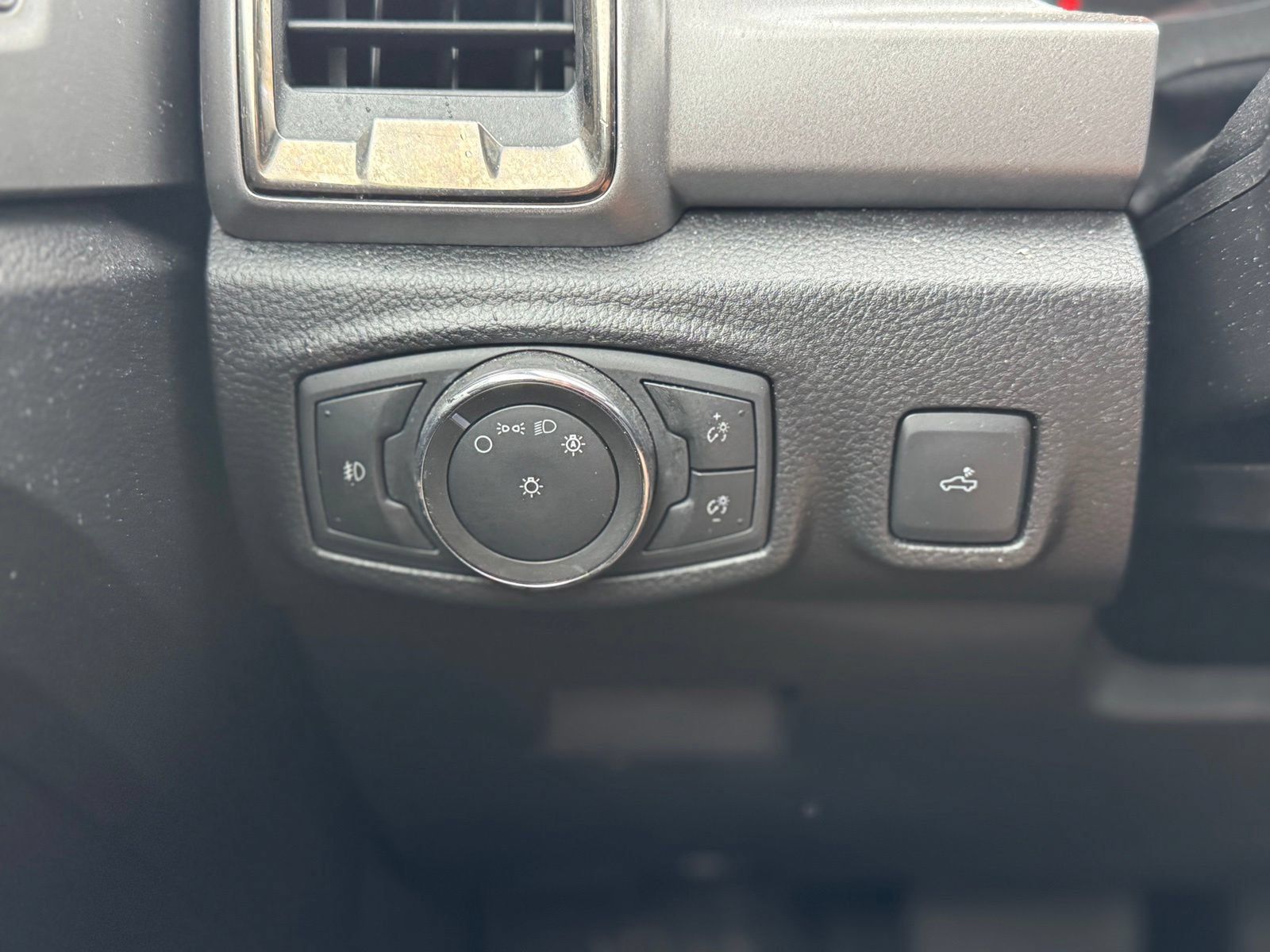 Used 2022 Ford Ranger XLT w/ Equipment Group 301A Mid AWD/4WD image 15
