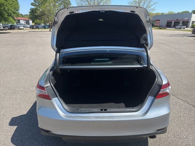 Used 2018 Toyota Camry XLE image 17